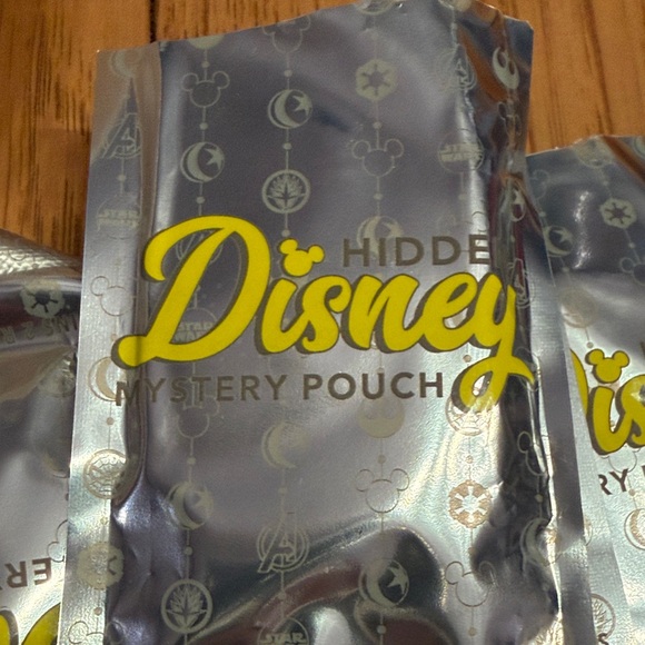 Disneyland 2023 Hidden Mickey series. Roger Rabbit completer pin. - Picture 3 of 3